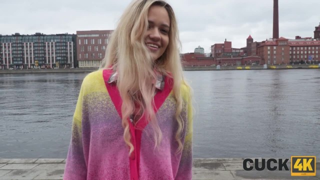 Превью Парень смотрит на секс подруги с его же другом № 44177