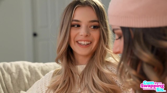 Превью Новогодний секс втроем с двумя молодыми девицами № 44179