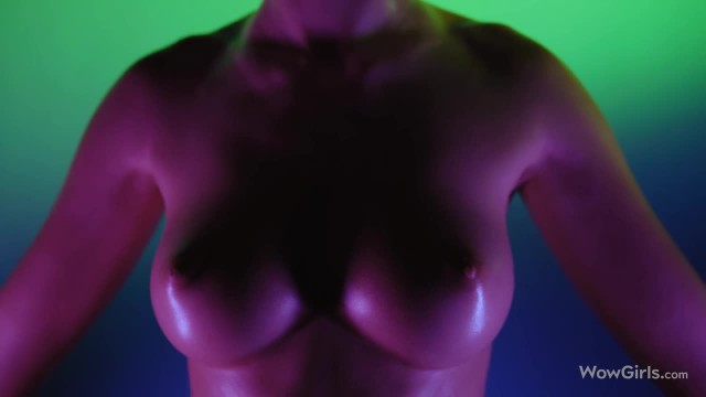 Превью Обнажение в неоновом свете № 47246